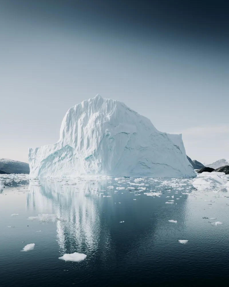 Icebergs beyond scale
