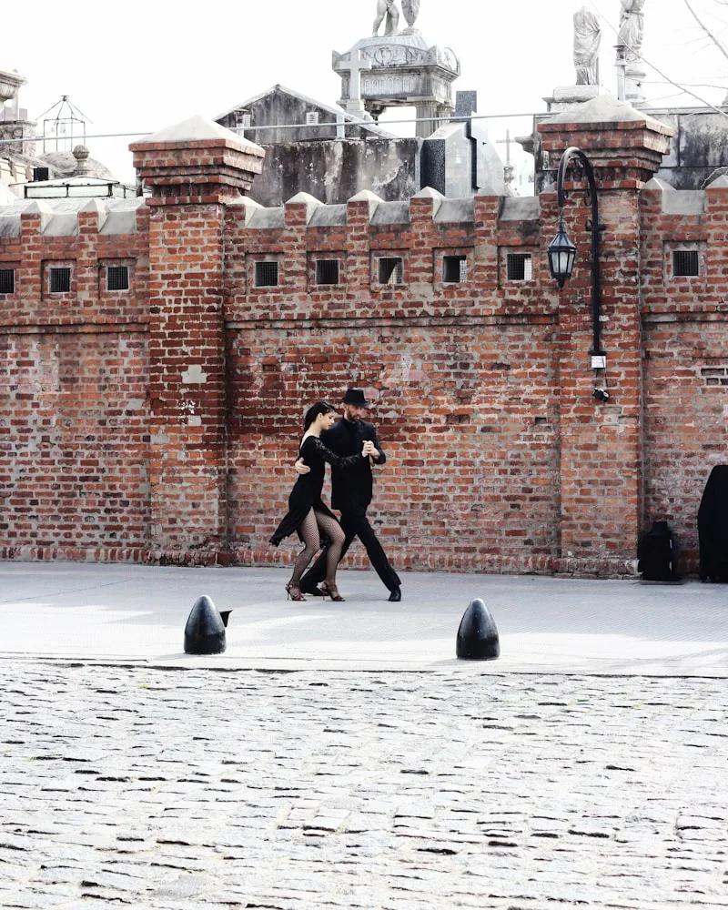 Street tango in the barrios, Argentina