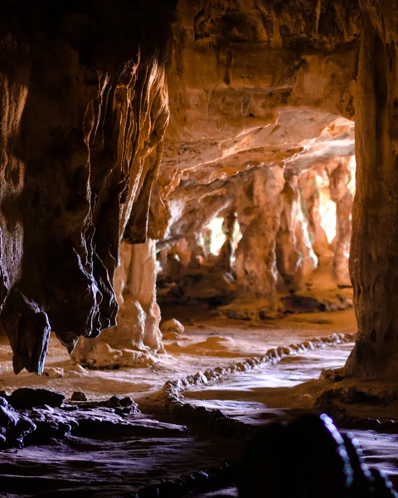 The caves & rock drawings, Aruba