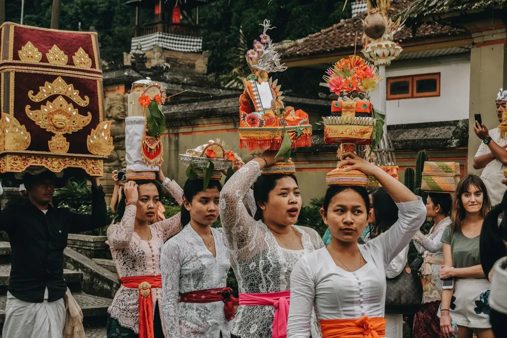 Dress and temple etiquette