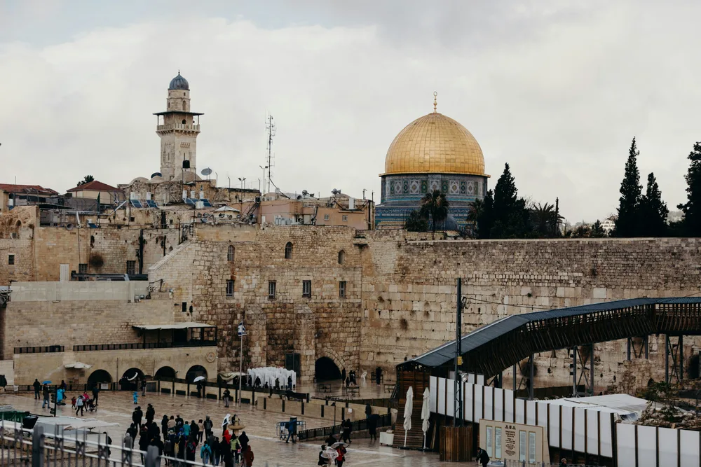 Dress modestly & respect the holy sites