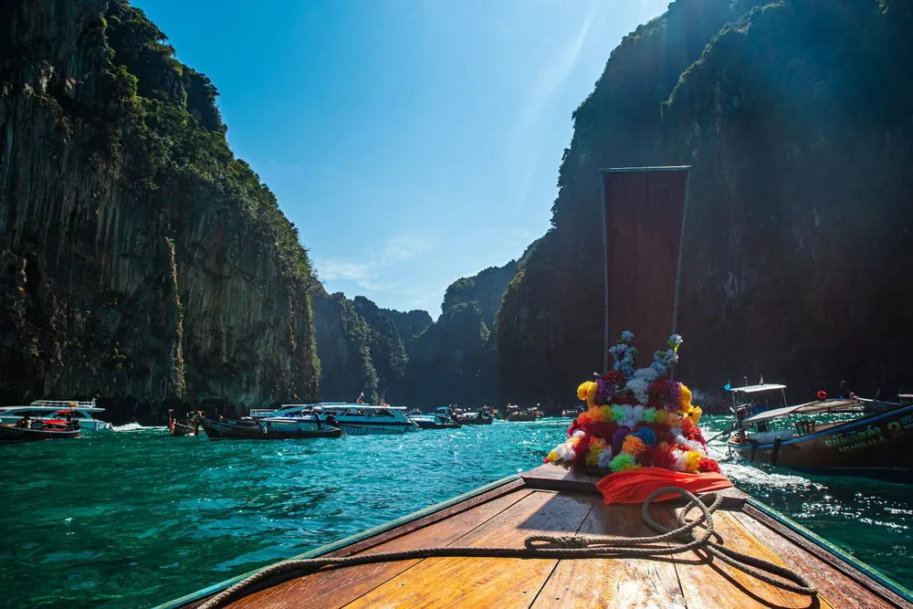 Private boats and tides