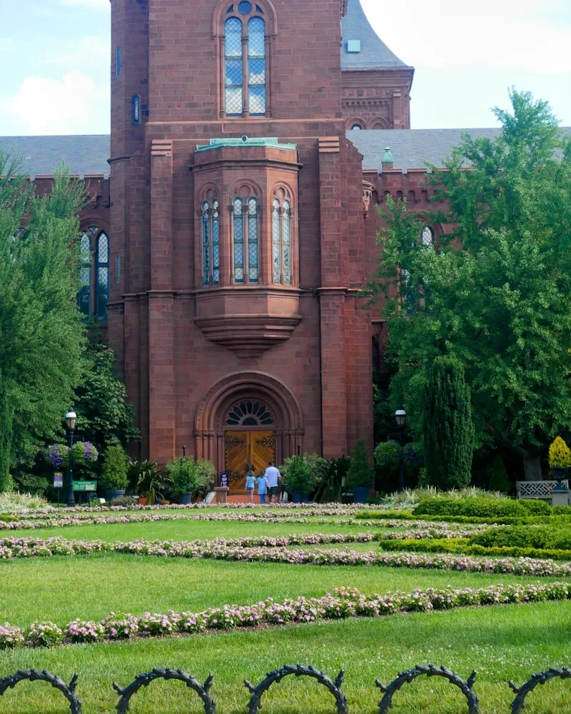 The Smithsonian, United States