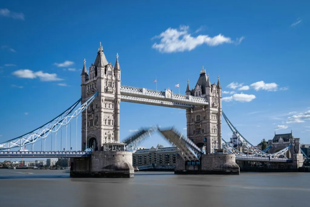 Your Guide to the Different Types of River Cruises in England
