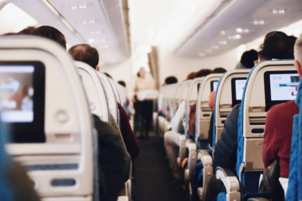 8 Simple Ways to Get Free Upgrades on Flights