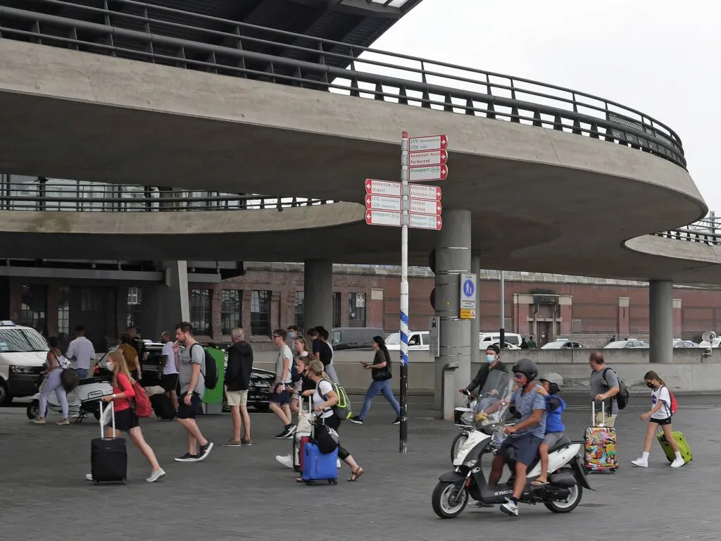 Where Do River Cruise Ships Dock in Amsterdam?