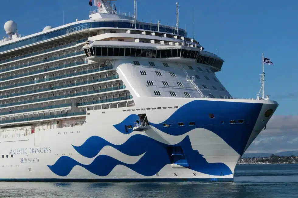 Which Cruises Go to Glacier Bay?