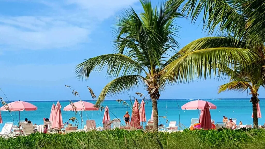 who cruises to turks and caicos?